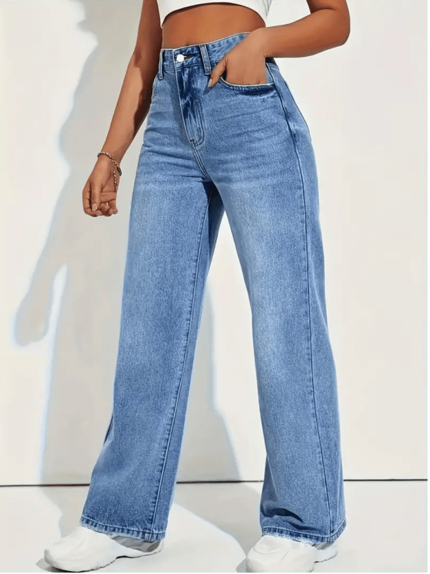 Básicos Que Necesitas en tu closet Jeans azul claro straight leg